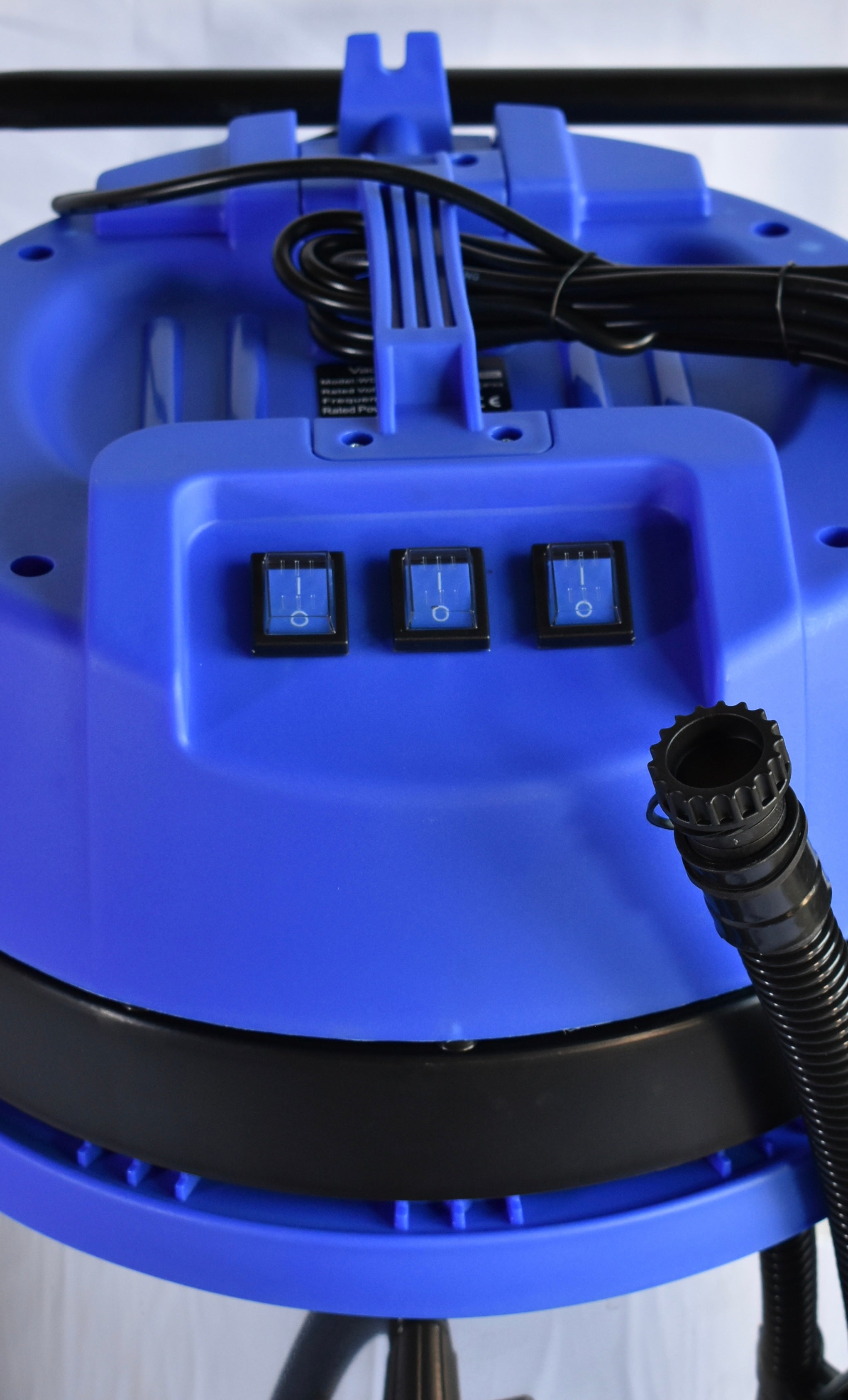 Aspirator industrial 80 Litri 3 motoare 4200W umed/uscat pentru spalatorii auto / birouri / magazine