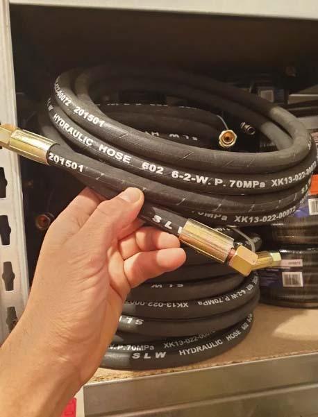 Furtun hidraulic pentru gresor pneumatic 4 metri 70 bari