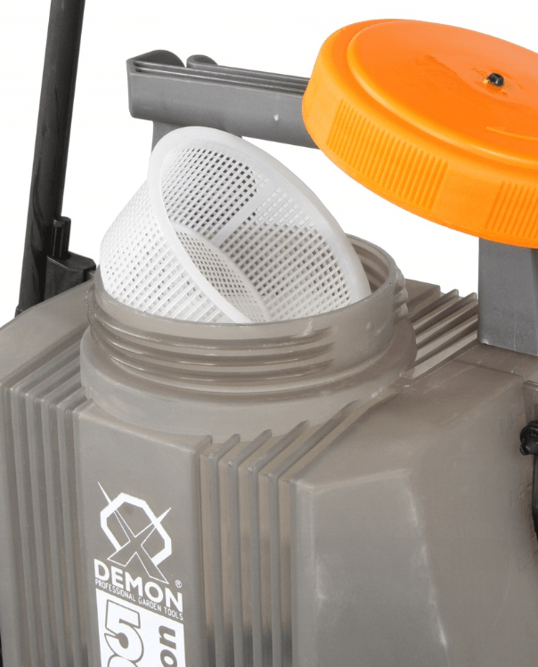 Pulverizator cu acumulator DEMON 5L cu lance compozită, Pompa de stropit - Bjc tools