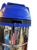 Aspirator industrial 1400W 30L with blue lid and stainless steel tank for professional cleaning.