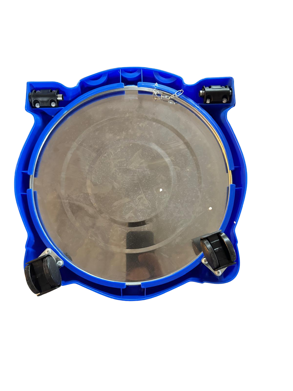 Aspirator industrial 1400W 30L - imaginea rezervorului de inox rezistent și ușor de curățat, perfect pentru ateliere.