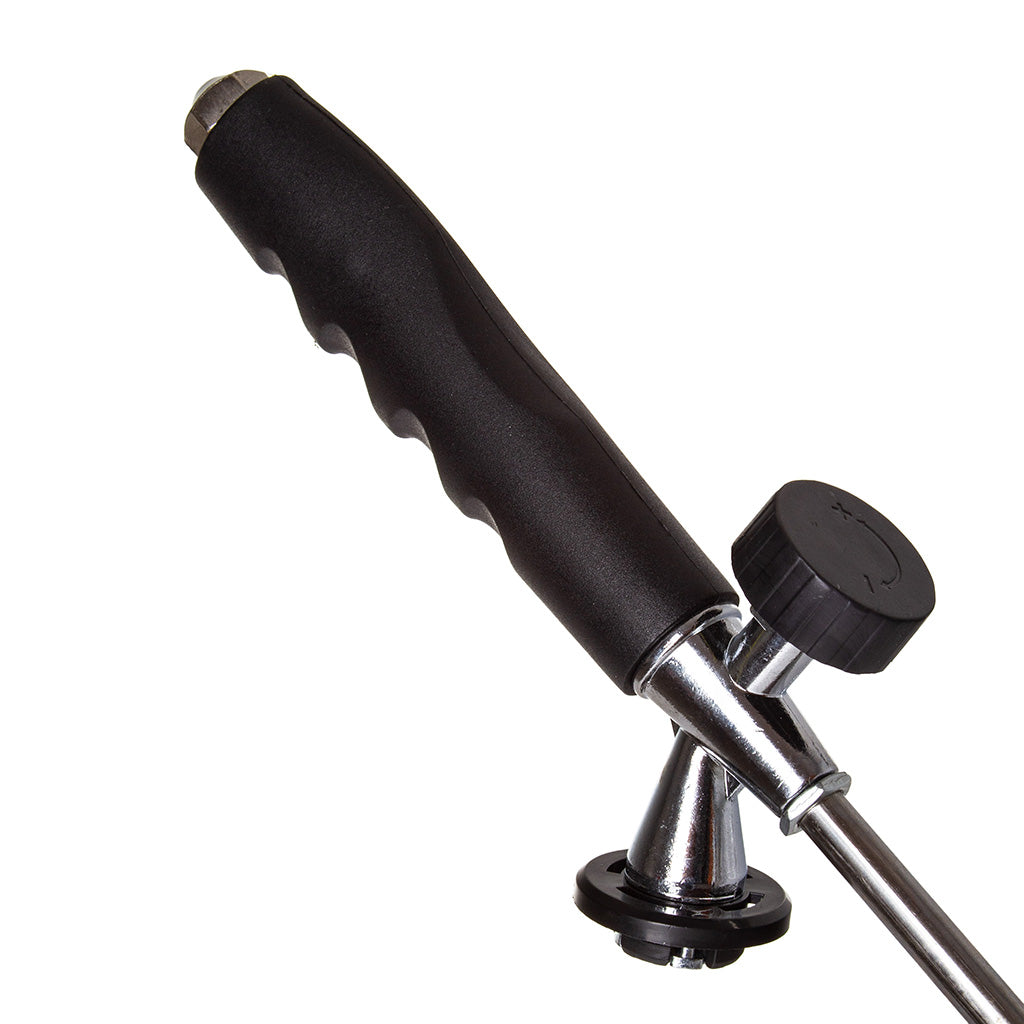 Arzător lung pe gaz, detaliu al mânerului și butonului de reglaj al debitului de gaz.